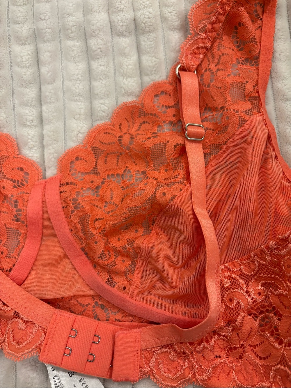 Hanro Vibrant Orange Lace Bralette with Scalloped Trim - Picture 7 of 8